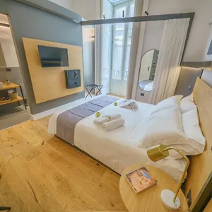 https://cafune-rooms.taorminaitalyhotels.com