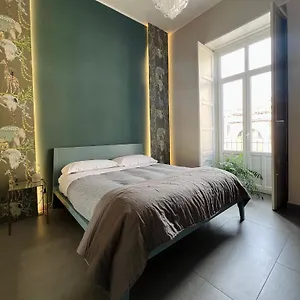 https://catania-rooms.taorminaitalyhotels.com